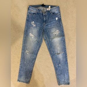 H&M low waist relaxed skinny jeans size 8 with distressing and holes